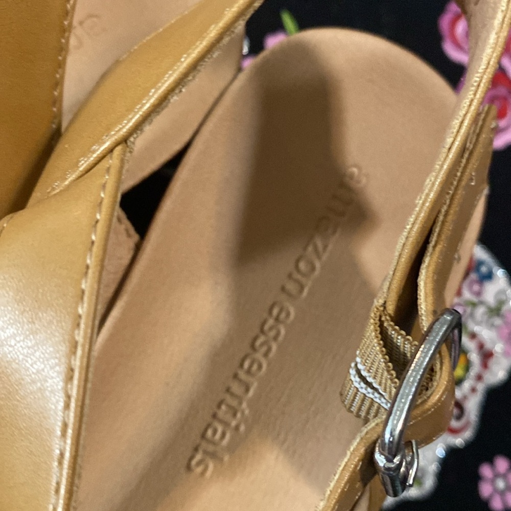 Amazon Essentials Tan Platform Sandals Women’s Si… - image 3